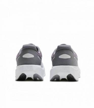 New Balance FuelCell Rebel v5 Hombre Magnet Light Zinc Blue vista trasera