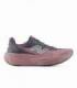 New Balance FuelCell Rebel v5 Mujer Magnet/Pebble vista lateral