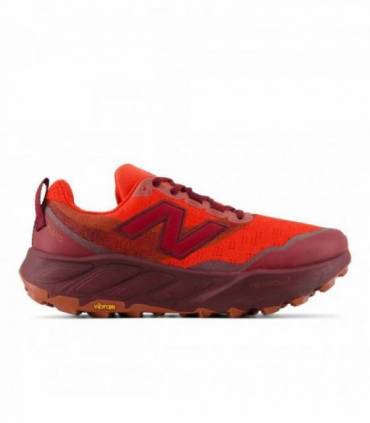 New Balance Fresh Foam X Hierro v9 Hombre Neo Flame/Mulled Wine vista lateral